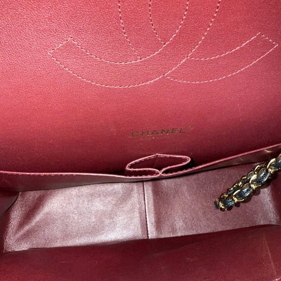 Chanel black caviar maxi flap - full set like new 2019 - Picture 7 of 16